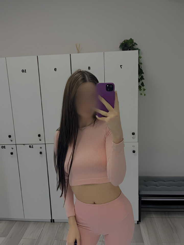 Амалия привлекальеная девушка из Горловки цена от 2000 руб