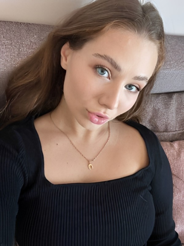 Элина привлекательная девушка из Горловки цена от 1500 руб