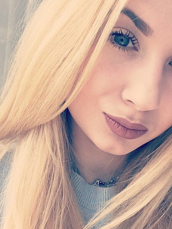 Аленка привлекательная девушка из Горловки цена от 3500 руб