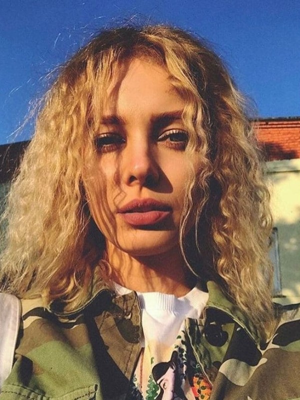 🎥 Лия привлекательная девушка из Горловки цена от 5000 руб