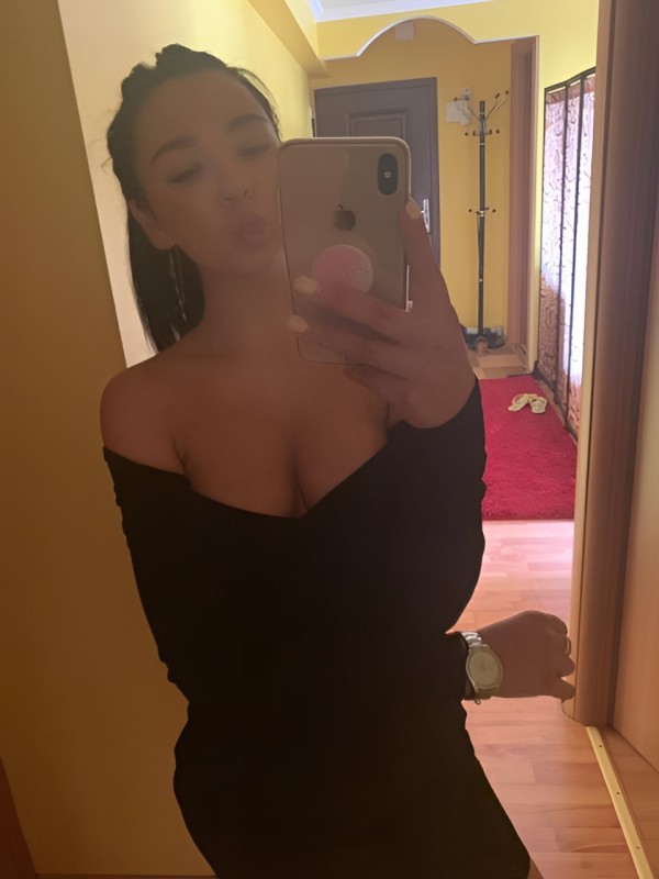 Алина привлекательная девушка из Горловки цена от 8000 руб